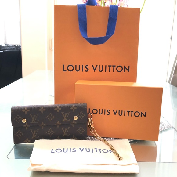 Louis Vuitton Handbags - Authentic vintage Louis Vuitton wristlet wallet